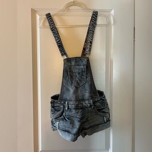 Overall shorts